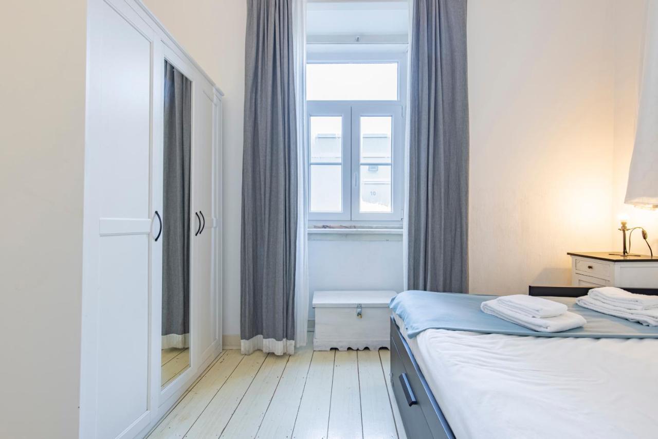 3Bdr Mouraria Apartment By Lovelystay Lisbon Exterior photo